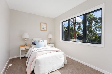 Photo of property in 15b Schnapper Rock Road, Greenhithe, Auckland, 0632