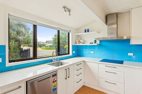 Photo of property in 9 Nuhaka Place, Paraparaumu Beach, Paraparaumu, 5032