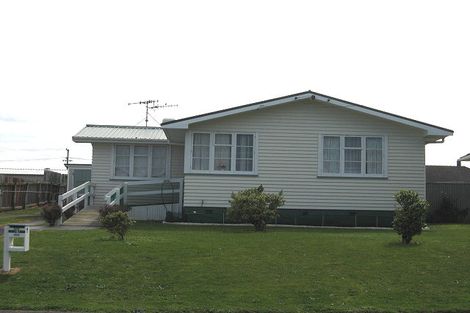 Photo of property in 61 Matipo Street, Castlecliff, Whanganui, 4501