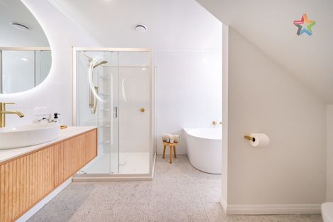 Photo of property in 44 Cambridge Terrace, Waiwhetu, Lower Hutt, 5010