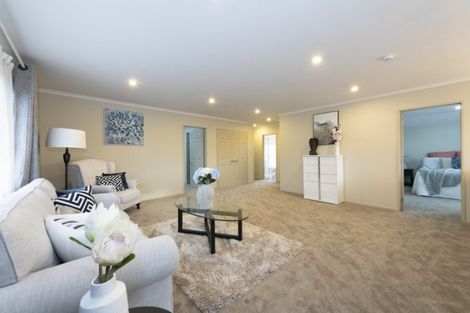 Photo of property in 100 Wayne Francis Drive, Flat Bush, Auckland, 2016