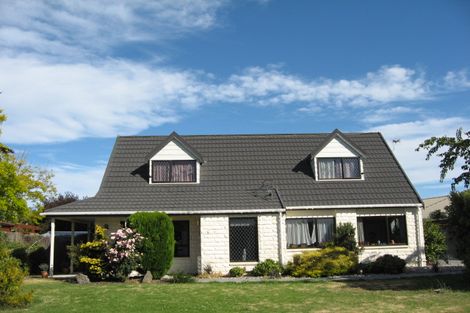 Photo of property in 5 Farnley Place, Parklands, Christchurch, 8083