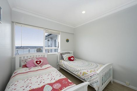 Photo of property in 41 Hadfield Street, Beach Haven, Auckland, 0626