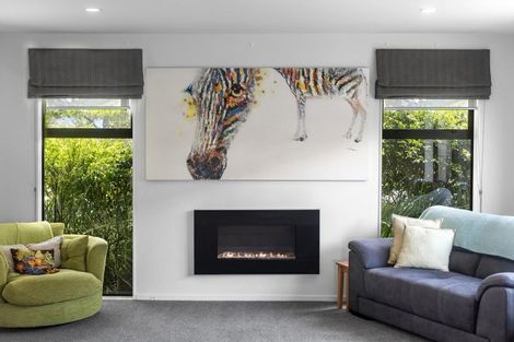 Photo of property in 15 Pohutukawa Parade, Riverhead, 0820