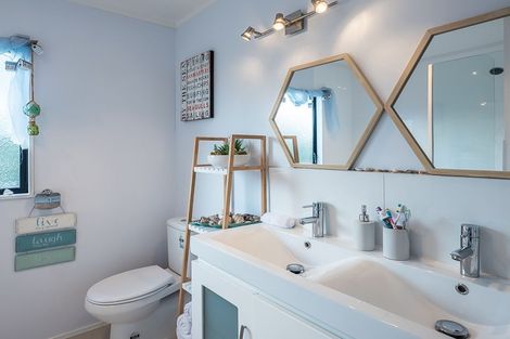 Photo of property in 22a Kiwi Road, Raumati Beach, Paraparaumu, 5032