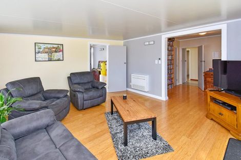 Photo of property in 10 Buller Crescent, Manurewa, Auckland, 2102