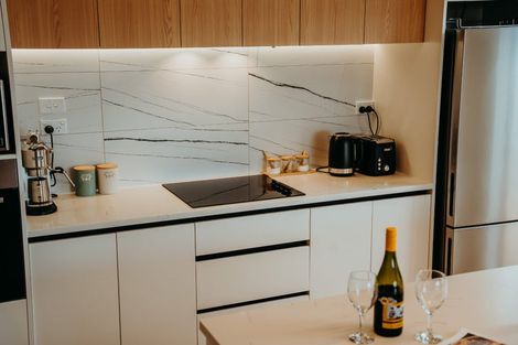 Photo of property in 50d Sandgate Avenue, Botany Downs, Auckland, 2010