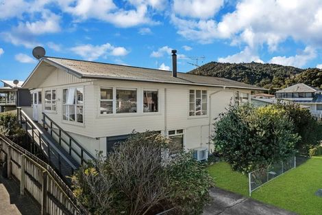 Photo of property in 22 Aputa Avenue, Te Puru, Thames, 3575