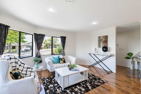 Photo of property in 52 Bluebird Crescent, Unsworth Heights, Auckland, 0632