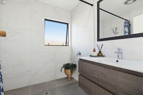 Photo of property in 13 Elisa Lane, Ranui, Auckland, 0612