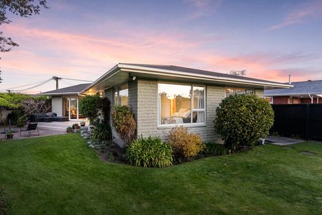 Photo of property in 34 Wychwood Crescent, Bishopdale, Christchurch, 8053