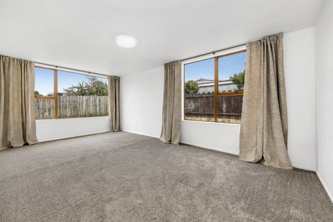 Photo of property in 56 Kemble Close, Mangere, Auckland, 2022