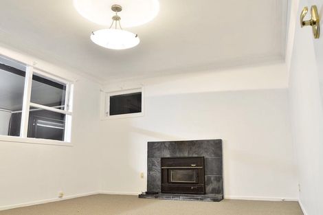 Photo of property in 1/60 Becroft Drive, Forrest Hill, Auckland, 0620
