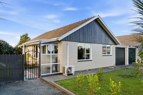 Photo of property in 2/2 Lomax Place, Islington, Christchurch, 8042
