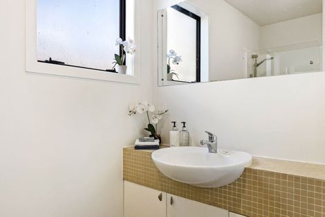 Photo of property in 2/42 Heywood Terrace, Richmond, Christchurch, 8013