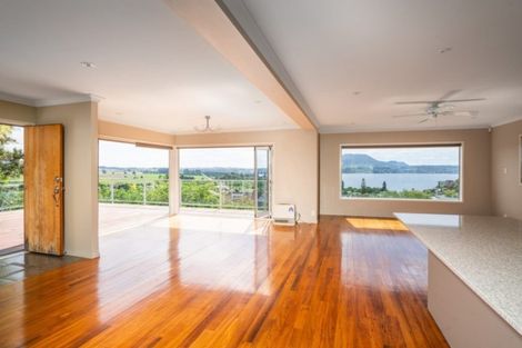 Photo of property in 33 Shera Street, Acacia Bay, Taupo, 3330