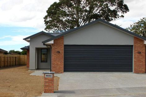 Photo of property in 1 Angus Place, Carterton, 5713