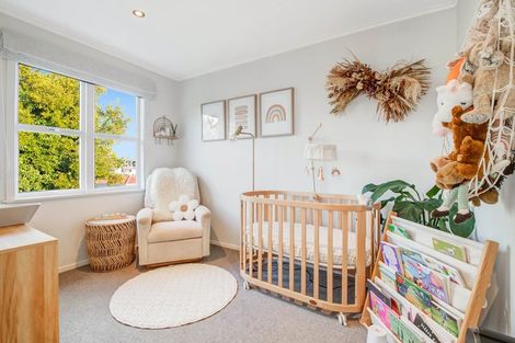 Photo of property in 1/29 Bruce Road, Glenfield, Auckland, 0629