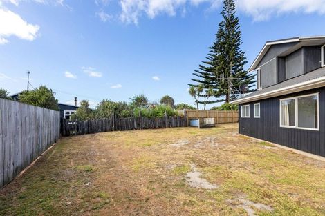 Photo of property in 16a Karaka Street, Otaki Beach, Otaki, 5512