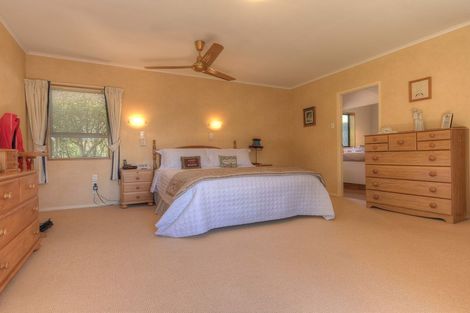 Photo of property in 9 Cyclades Place, Shelly Park, Auckland, 2014