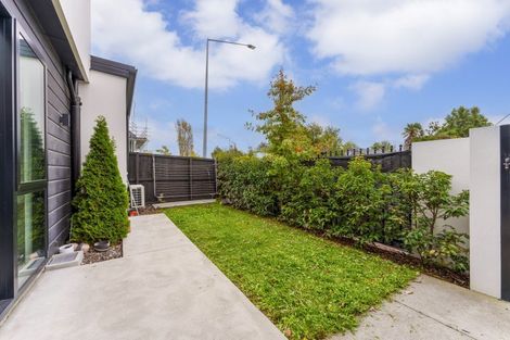 Photo of property in 2/57 Woodville Street, Edgeware, Christchurch, 8013
