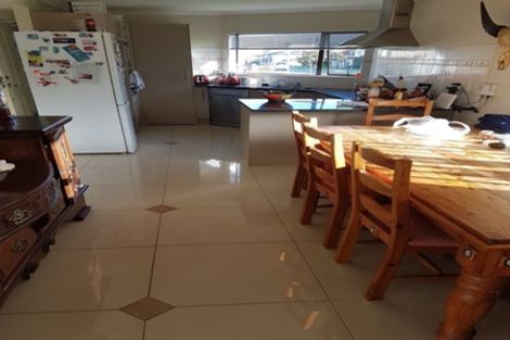 Photo of property in 51 Agapanthus Place, Flat Bush, Auckland, 2016