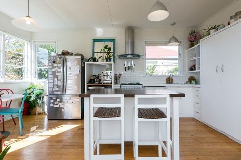 Photo of property in 261 Havelock Road, Akina, Hastings, 4122