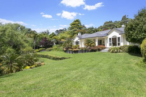 Photo of property in 7 Hobbs Road, Matakatia, Whangaparaoa, 0930