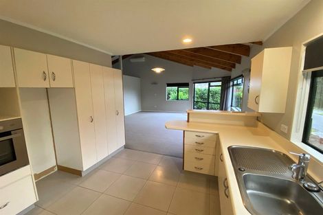 Photo of property in 5 Maple Crescent, Whalers Gate, New Plymouth, 4310