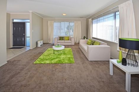 Photo of property in 19 Anchorite Way, Red Beach, 0932