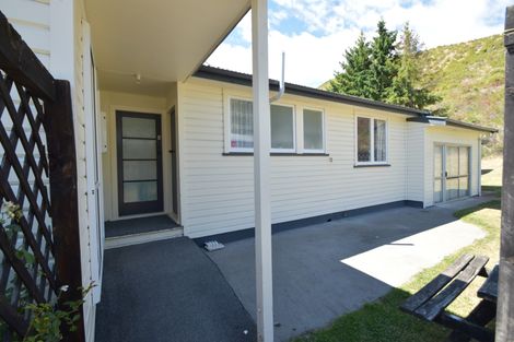 Photo of property in 4 Black Peak Road, Omarama, 9412