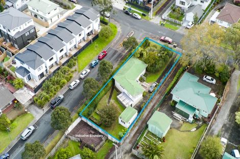 Photo of property in 23 Buscomb Avenue, Henderson, Auckland, 0610