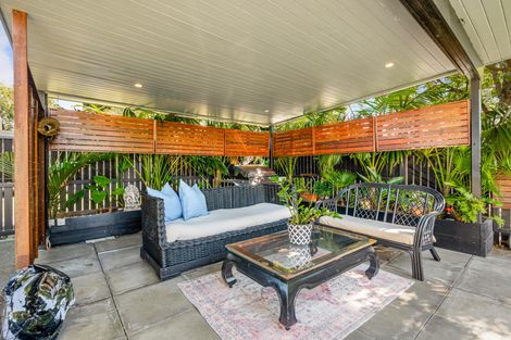 Photo of property in 61 Miro Street, New Lynn, Auckland, 0600