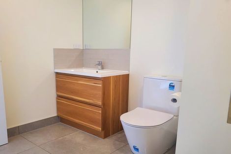 Photo of property in 36 Barbados Drive, Unsworth Heights, Auckland, 0632