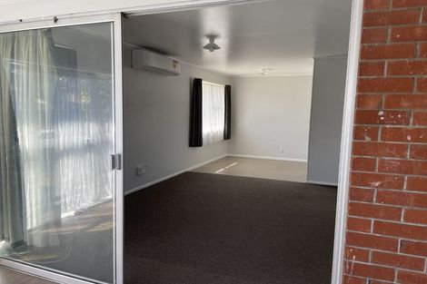 Photo of property in 15 Burndale Terrace, Manurewa, Auckland, 2102