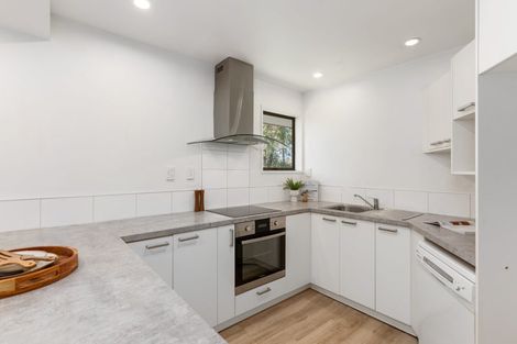 Photo of property in 2/117a Prestons Road, Redwood, Christchurch, 8051