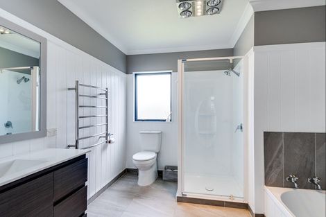 Photo of property in 14 Scott Place, Havelock North, 4130