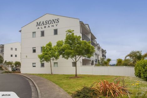 Photo of property in 7e/60 Masons Road, Oteha, Auckland, 0632