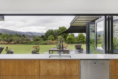 Photo of property in 137 Bannockburn Road, Cromwell, 9384