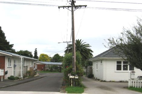 Photo of property in 1/17 Hillcrest Avenue, Hillcrest, Auckland, 0627