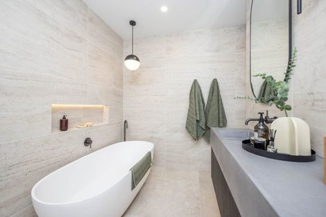 Photo of property in 43 Saint Andrews Terrace, St Andrews, Hamilton, 3200