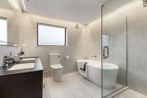 Photo of property in 30b Hanlon Crescent, Narrow Neck, Auckland, 0624