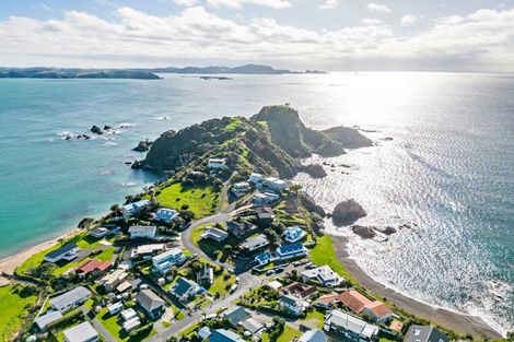 Photo of property in 21 Du Fresne Place, Russell, 0202