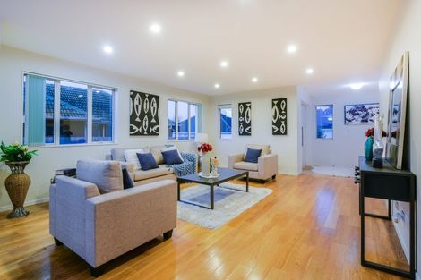 Photo of property in 10a Greenslade Crescent, Northcote, Auckland, 0627