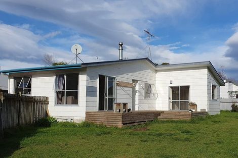 Photo of property in 86 Aorangi Road, Paraparaumu, 5032