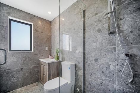 Photo of property in 56b Crestview Rise, Papakura, 2110