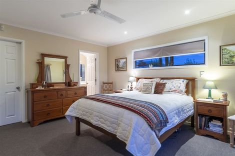 Photo of property in 7 Olive Close, Omokoroa, 3114