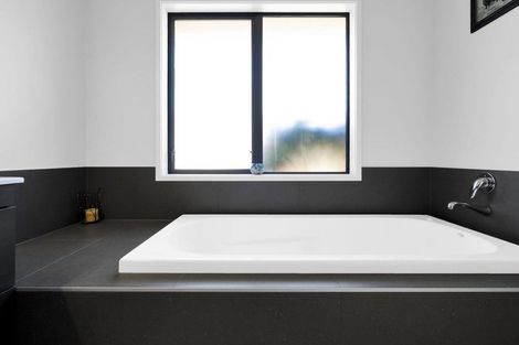 Photo of property in 9 Huetu Place, Bell Block, New Plymouth, 4312