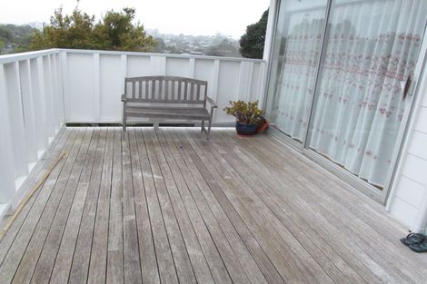 Photo of property in 1/60 Cockayne Crescent, Sunnynook, Auckland, 0620