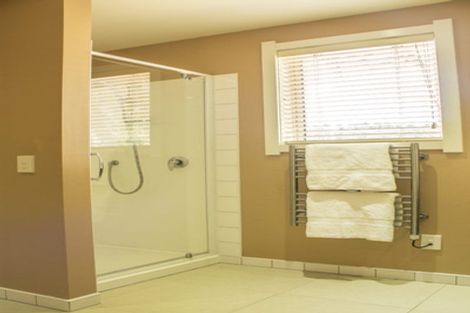 Photo of property in 211 Rochfort Road, Kahuranaki, Havelock North, 4295